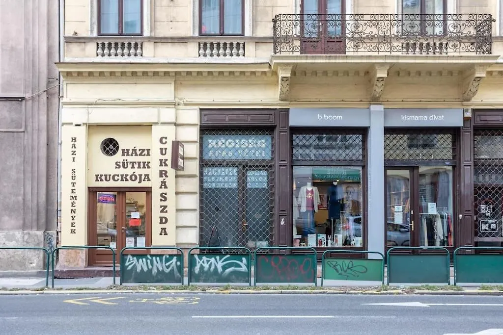 Authentic City Stay Βουδαπέστη 0*,  Ουγγαρία